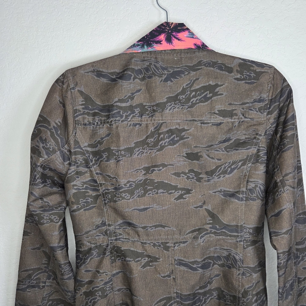 Hurley Camo Lightweight Utility Jacket With Colorful Tropical Trim Size Small - Picture 10 of 16